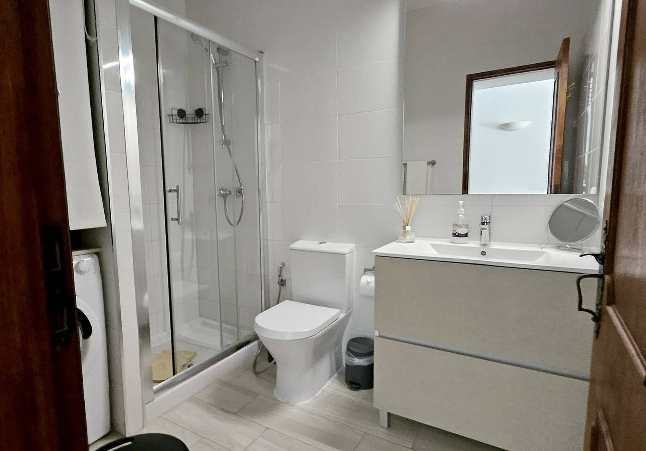 Magnific Studio with a cozy garden, 5 minutes to t, foto 12