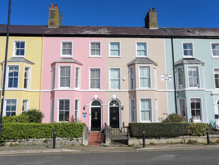 Cottage for 10 people, with garden, with pets in Beaumaris