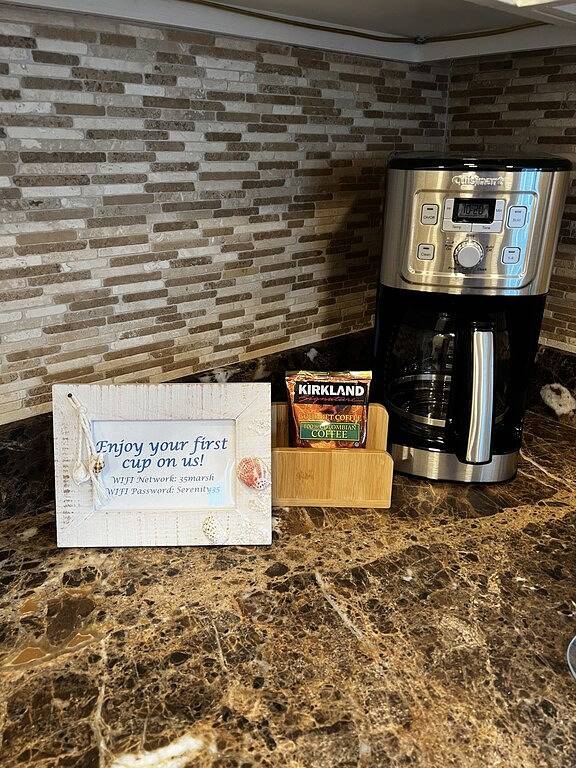 Beautiful Marsh & Golf view. Walking distance to the beach & Conference Center. in Wild Dunes, Isle of Palms