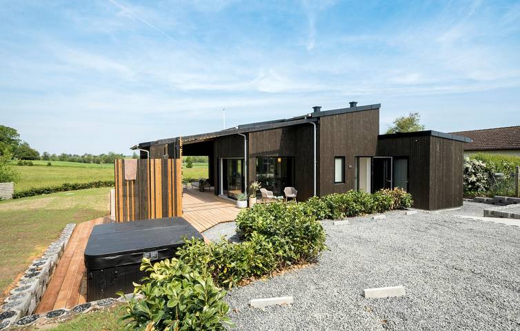 Ferieudlejning for 6 personer, med Terrasse og Have i Kerteminde