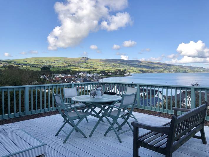Ferienhaus für 6 Personen, mit Meerblick und Balkon sowie Terrasse und Garten in Nordirland