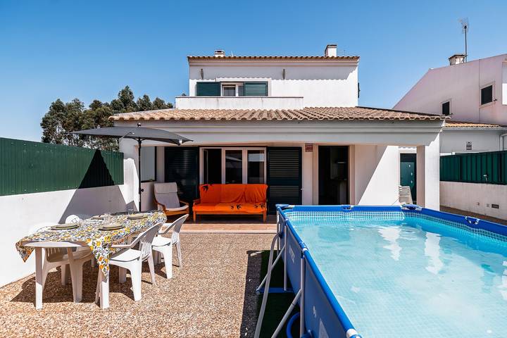 Villa 'D' Ana' with Private Pool, Private Garden and Wi-Fi in Praia do Meco, Sesimbra (Castelo)