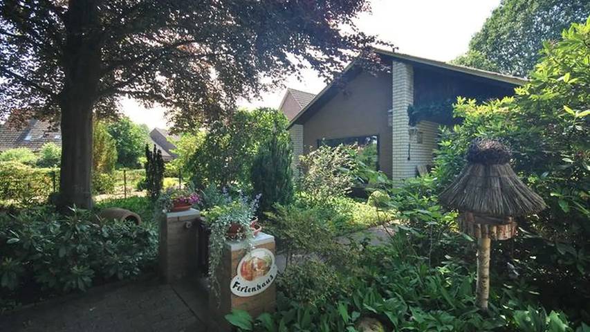 Ferienhaus für 4 Personen, mit Terrasse und Garten in Uplengen - 2