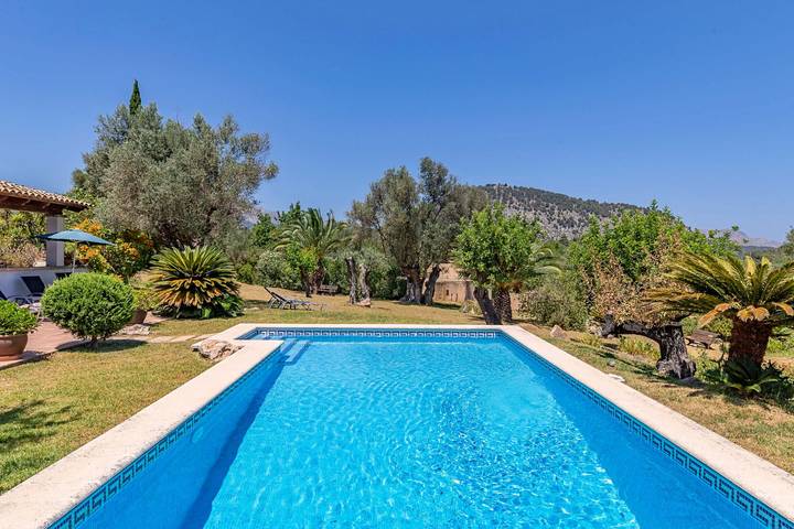 Finca mit Hund für 10 Personen, mit Garten und Balkon in Pollença
