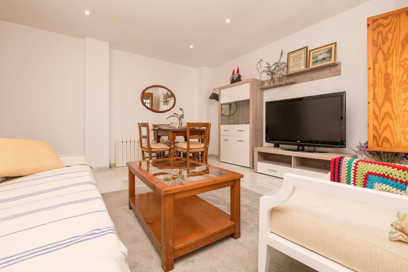 Entire vacation apartment, Vegaluz - Cosy flat in the centre of Jerez with free Wifi in Jerez de la Frontera, Costa de la Luz