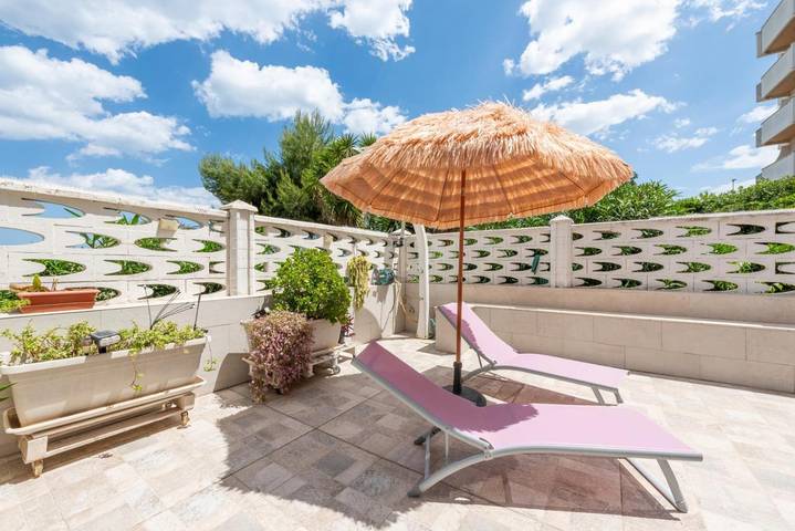 Ferienhaus mit Meerblick für 5 Personen, mit Ausblick und Pool sowie Garten, kinderfreundlich