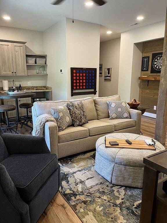 Stream....Firepit....Downtown Blowing Rock. Newly renovated. Cozy!!! in Blue Ridge Parkway, Blowing Rock