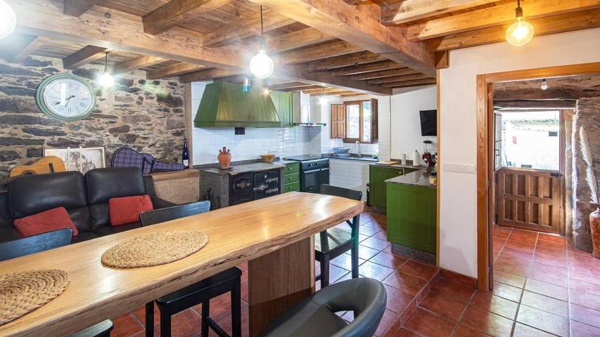 Casa rural para 9 personas, con Jardín en Oza de los Ríos - 2