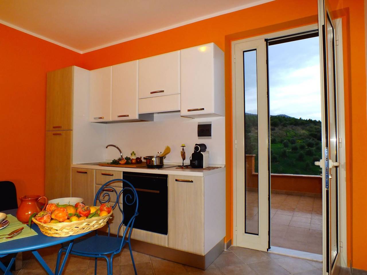 Ganze Wohnung, Terramare' Wohnung mit Wasserblick in Castel di Tusa, Tusa