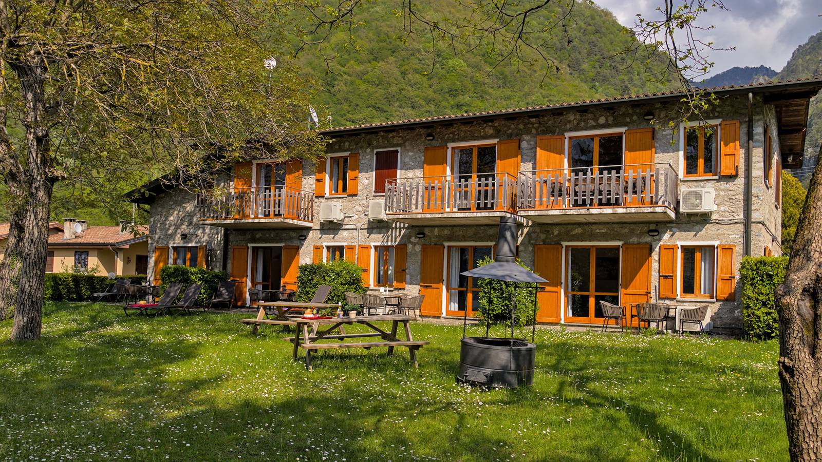 Geheel appartement, Vakantieappartement voor 4 personen met tuin in Idro, Garda Bergen