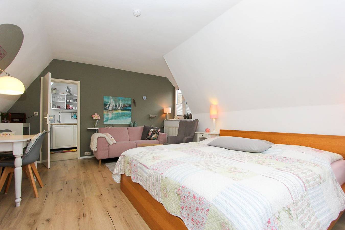 Ganze Wohnung, Am Waldesrand, kleine Ferienwohnung für 2 Personen in Waldnähe in Prerow, Fischland - Darß - Zingst