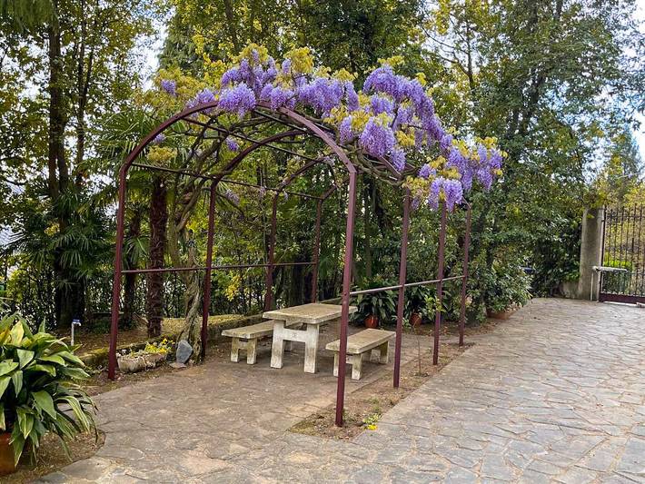 Appartamento intero, Appartamento vacanze per 5 persone con panorama in Lesa, Lago Maggiore (Piemonte)