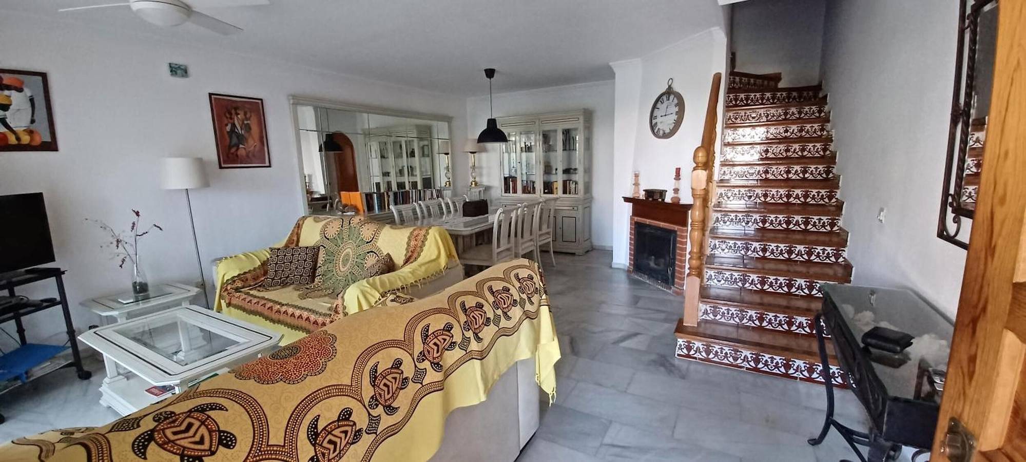 Chalet Adosado con Piscina Compartida, Wi-Fi y Aire Acondicionado en Cala del Moral in La Cala del Moral, Rincón de la Victoria