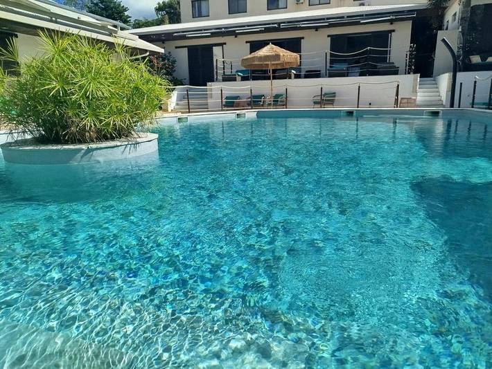 Hôtel pour 2 personnes, avec jacuzzi ainsi que jardin et piscine En Nouvelle-Calédonie