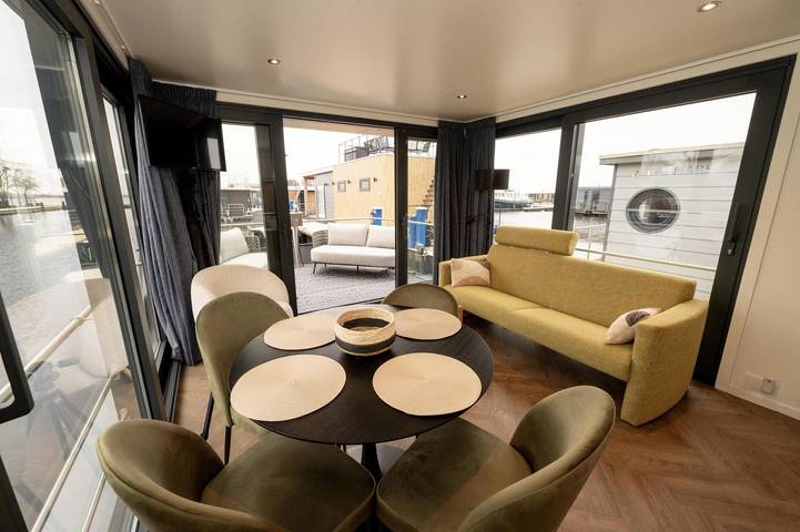Houseboat - Paviljoenwei 4-21 | Sneek (Offingawier) 'Boatique Sneek' in Friesland