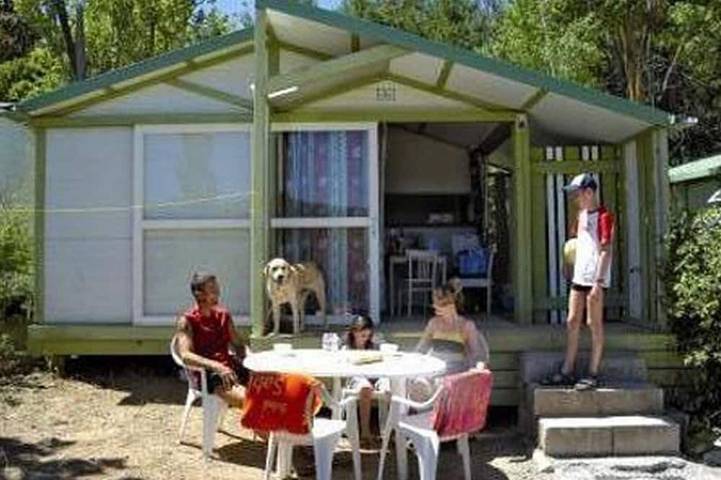 Chalet pour 5 personnes, avec piscine et terrasse