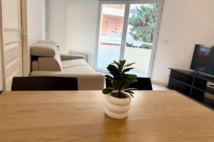 Gîte pour 4 personnes, avec balcon, adapté aux familles dans Plage de Juan-les-Pins - 4