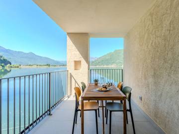 Ferienwohnung für 6 Personen, mit Balkon und Seeblick sowie Garten am Comer See