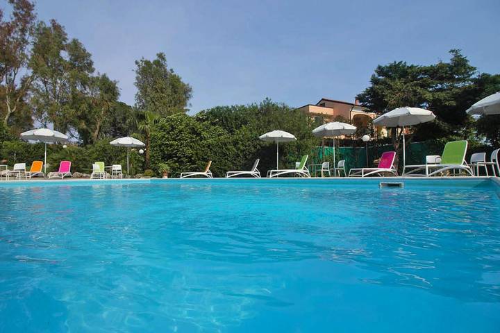 Gîte pour 6 personnes, avec piscine et terrasse ainsi que jardin et bassin pour enfant à Loano - 3