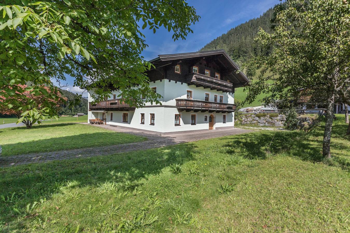 Entire apartment, Apartment 'Spielberg' with Mountain View, Shared Garden and Wi-Fi in Sankt Martin bei Lofer, Pinzgau