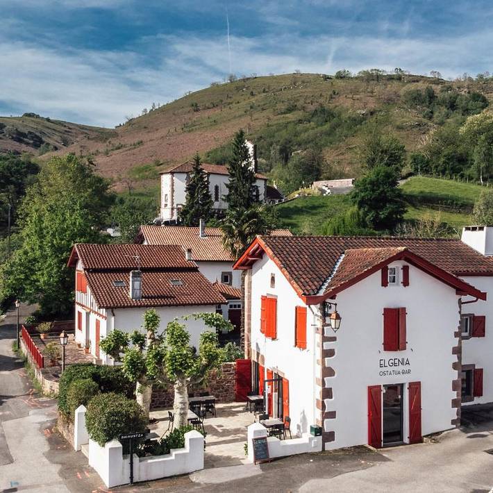 Chambre d’hôte pour 2 personnes, avec Terrasse ainsi que Jardin et Vue à Bidarray