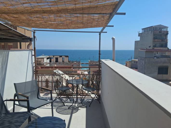 Holiday rental for 8 people, with balcony in Palermo