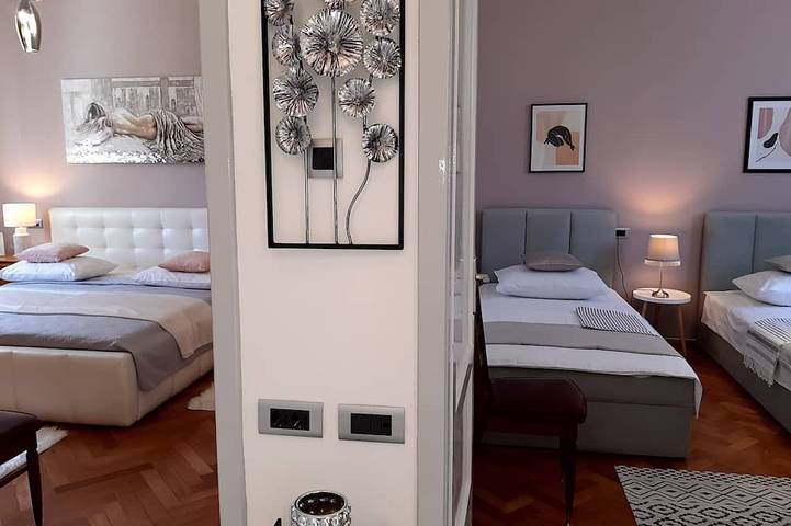 Entire apartment, Luxury apartment in the city center with a large terrace, garden, private garage in Labin City, Labin