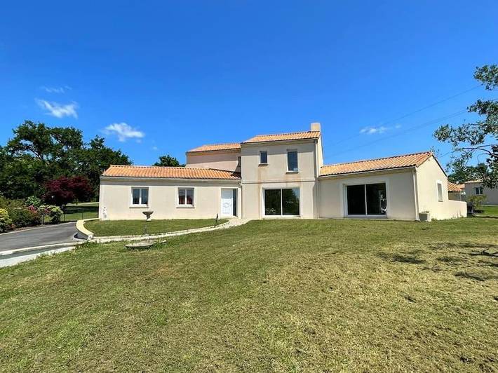 Location de vacances pour 12 personnes, avec jacuzzi ainsi que jardin et piscine, adapté aux familles à Port-Saint-Père - 2