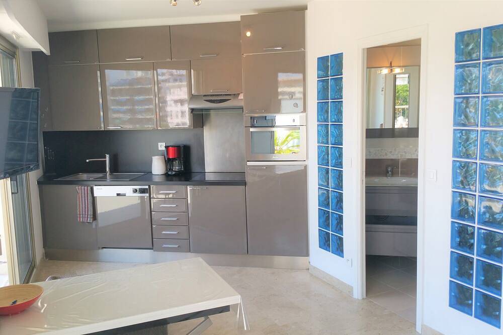 Apartment for 2 People in Juan-les-Pins, Antibes