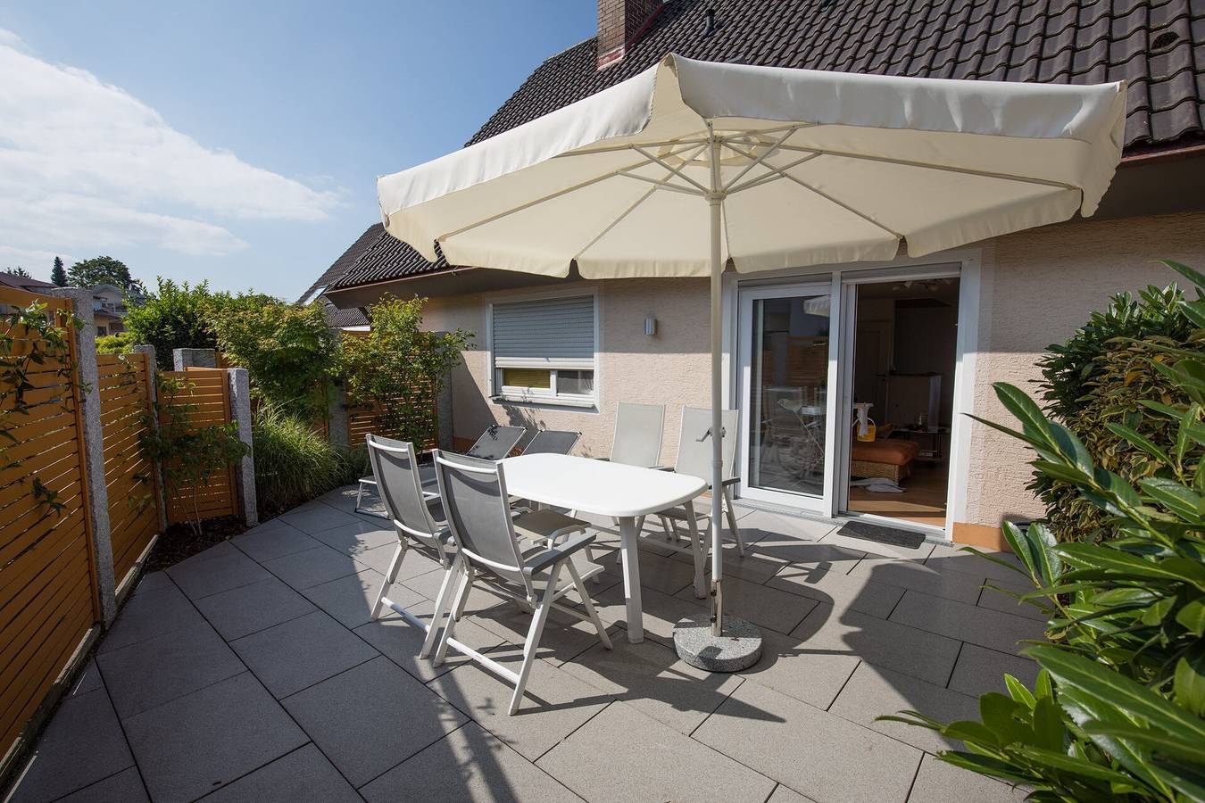 Ganze Wohnung, "Ferienwohnung Dr Saretz" mit Teilseesicht, privater Terrasse und Wlan in Bodman-Ludwigshafen, Obersee (Bodensee)
