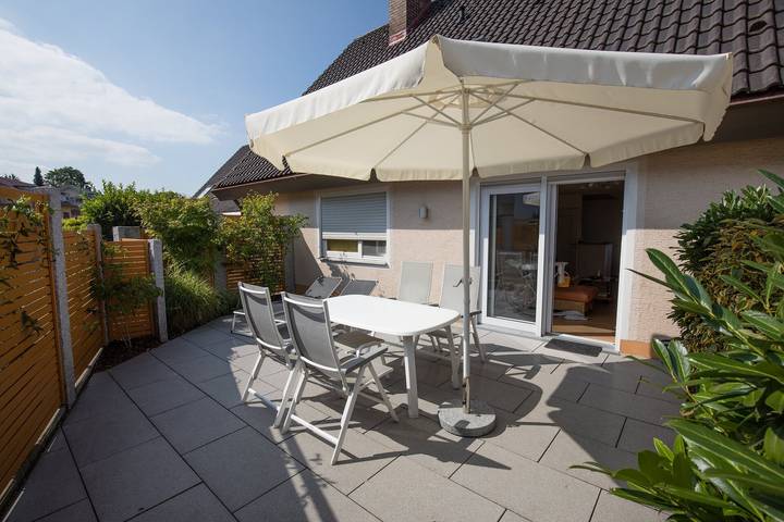 Ganze Wohnung, "Ferienwohnung Dr Saretz" mit Teilseesicht, privater Terrasse und Wlan in Bodman-Ludwigshafen, Obersee (Bodensee)
