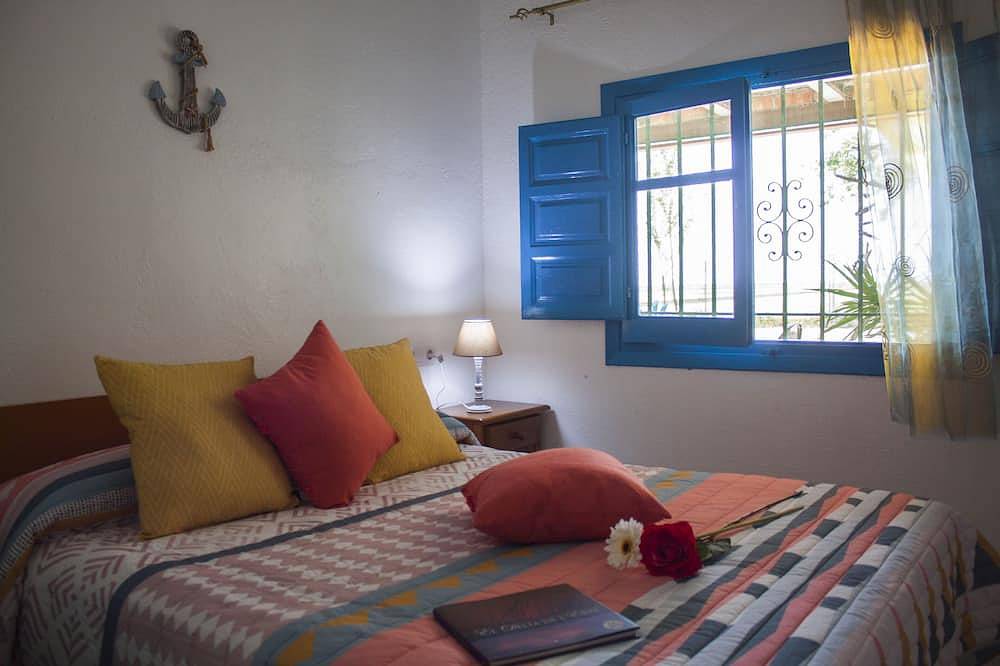 Villa con piscina, barbacoa, wifi gratis, playa a 3km in Tierras del Ebro, Delta del Ebro