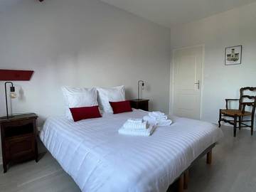 Gîte pour 6 personnes, avec jardin à Saint-Côme-du-Mont