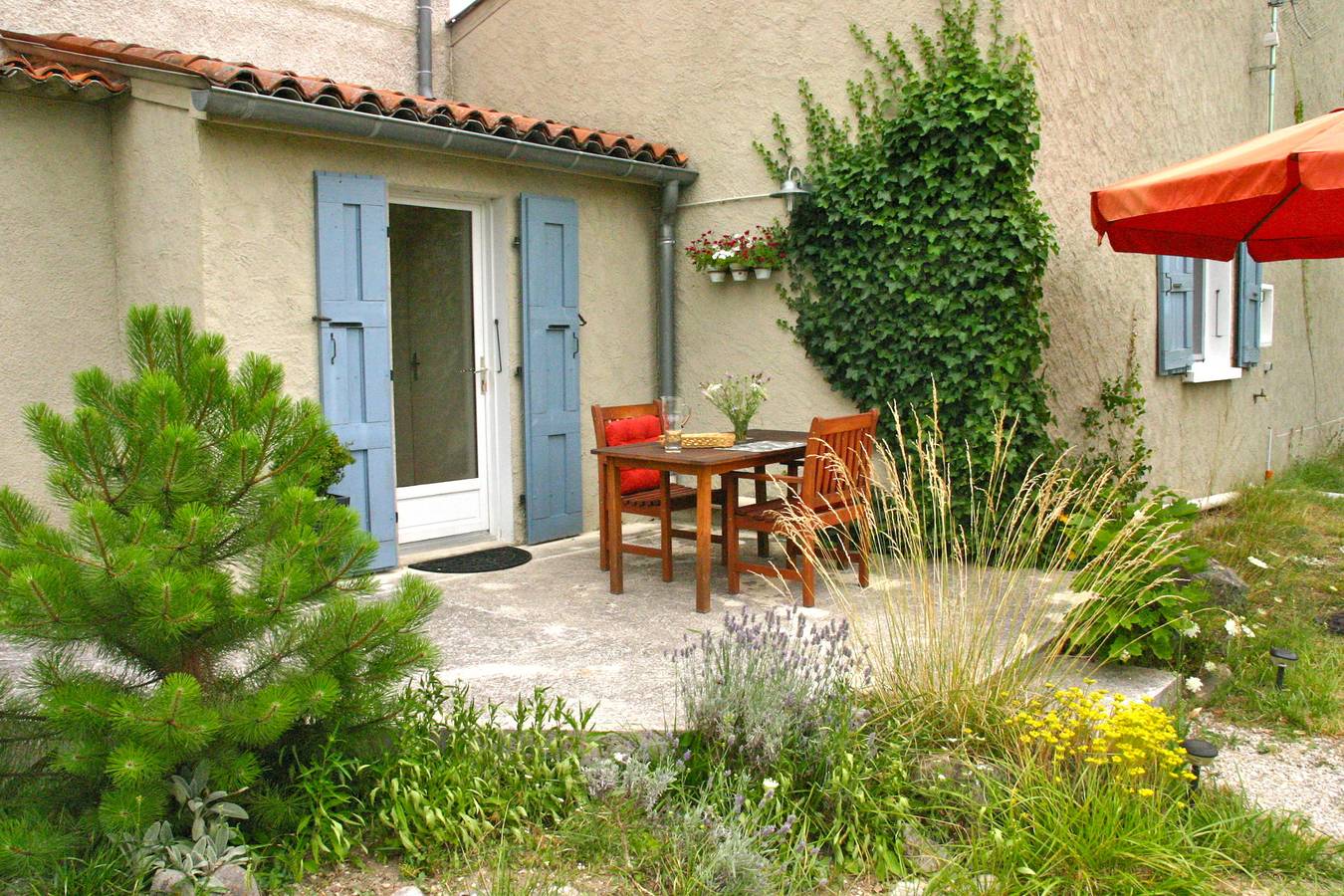 Gîte pour 2 personnes avec piscine in Menglon, Région de Die