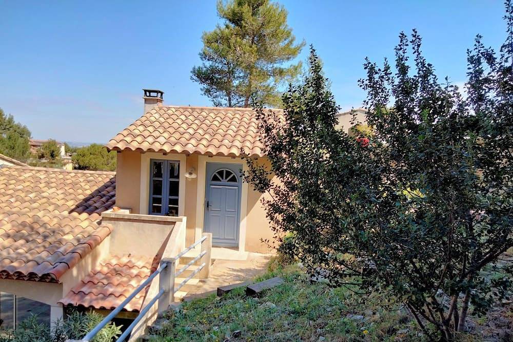 Appartement entier, Studio avec piscine sur les collines provençales in Beaucaire, Région de Nîmes