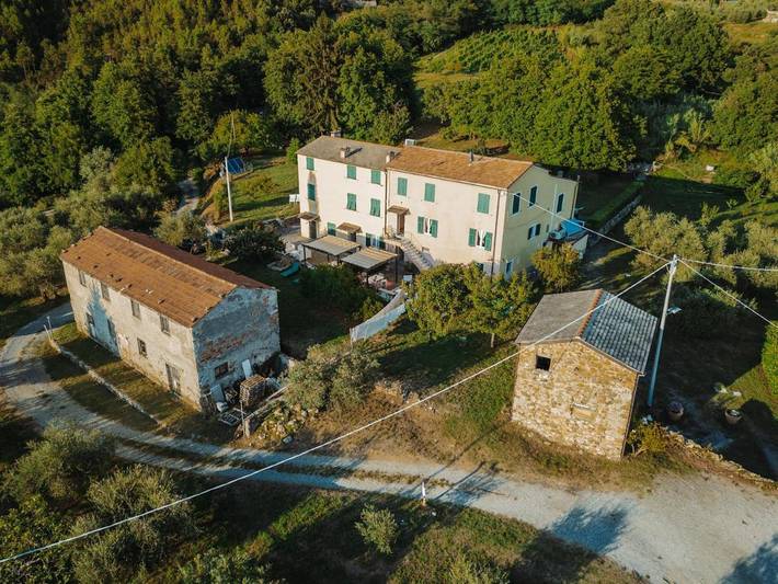 Gîte pour 2 personnes, avec piscine ainsi que vue et jardin à Deiva Marina - 3