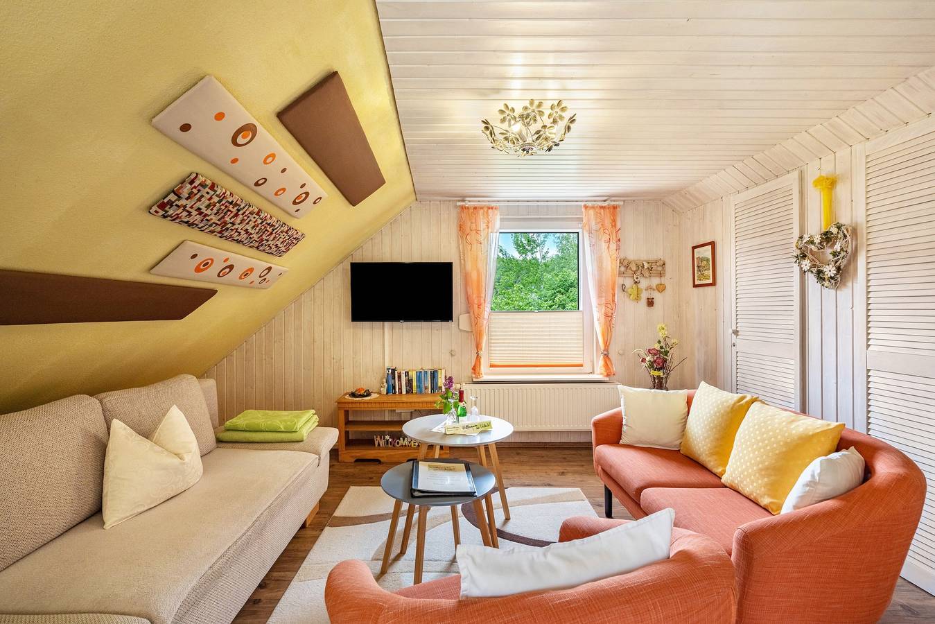 Ganze Wohnung, Ferienwohnung Lucke" mit Bergblick, privater Terrasse und Wi-Fi in Lückendorf, Oybin