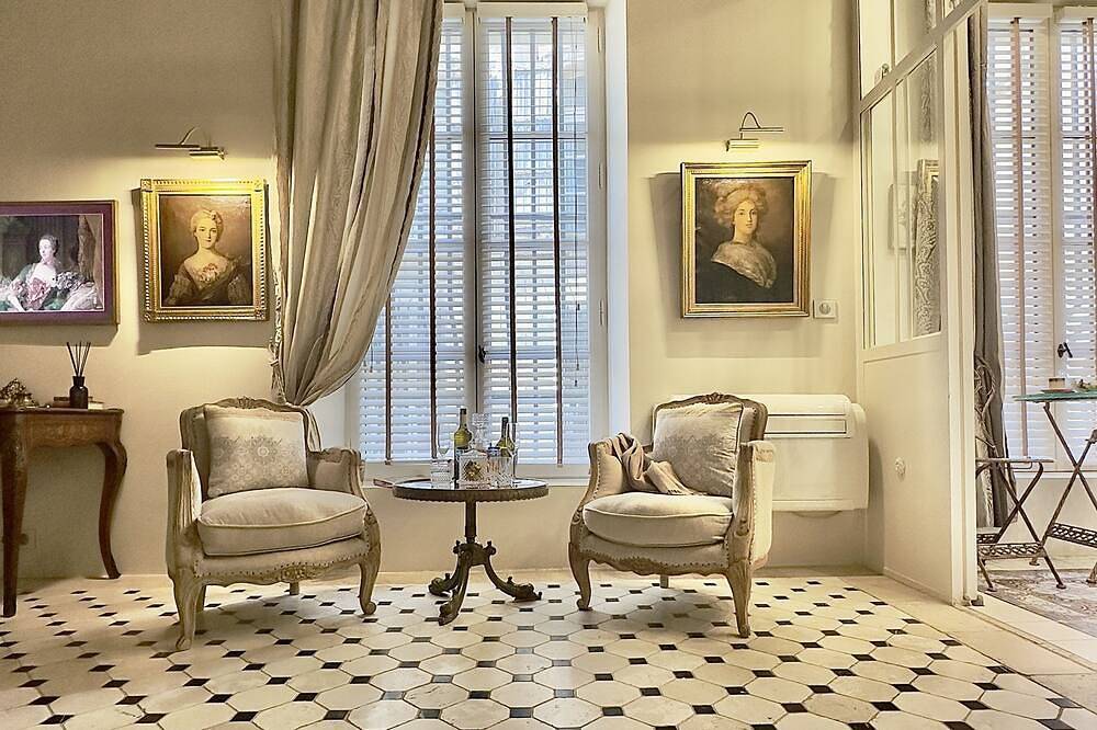 Appartement entier, Les Anges Deluxe - 5* Romantic Home - Ac - City Center - Parking - Private Tours in Avignon, Vaucluse