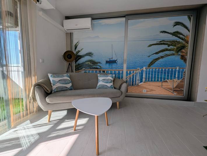 Appartement entier, Appartement moderne à 450 m de la plage avec piscine partagée, Wi-Fi et climatisation in Torrevieja, Costa Blanca
