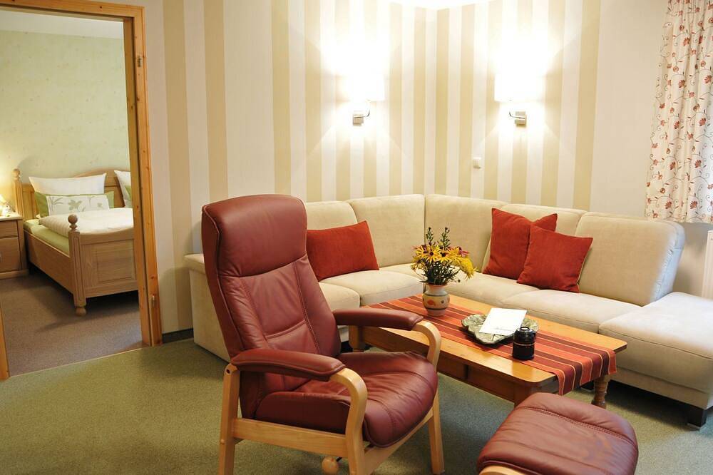 Ganze Wohnung, Wiesengrund in Neuhaus am Rennweg, Rennsteig