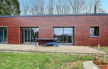 Gîte pour 2 personnes, avec piscine ainsi que terrasse et jardin à Plésidy