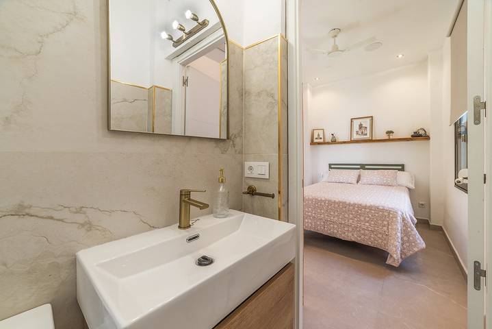 Home2Book Seville House with Private Rooftop in Nervión, Sevilla