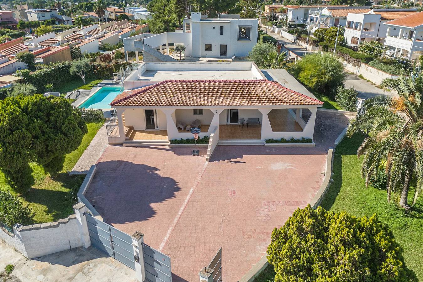 Villa 'Fontane Bianche-Piscina Privada' con Vistas al Mar, Wi-Fi y Aire Acondicionado in Fontane Bianche, Cassibile