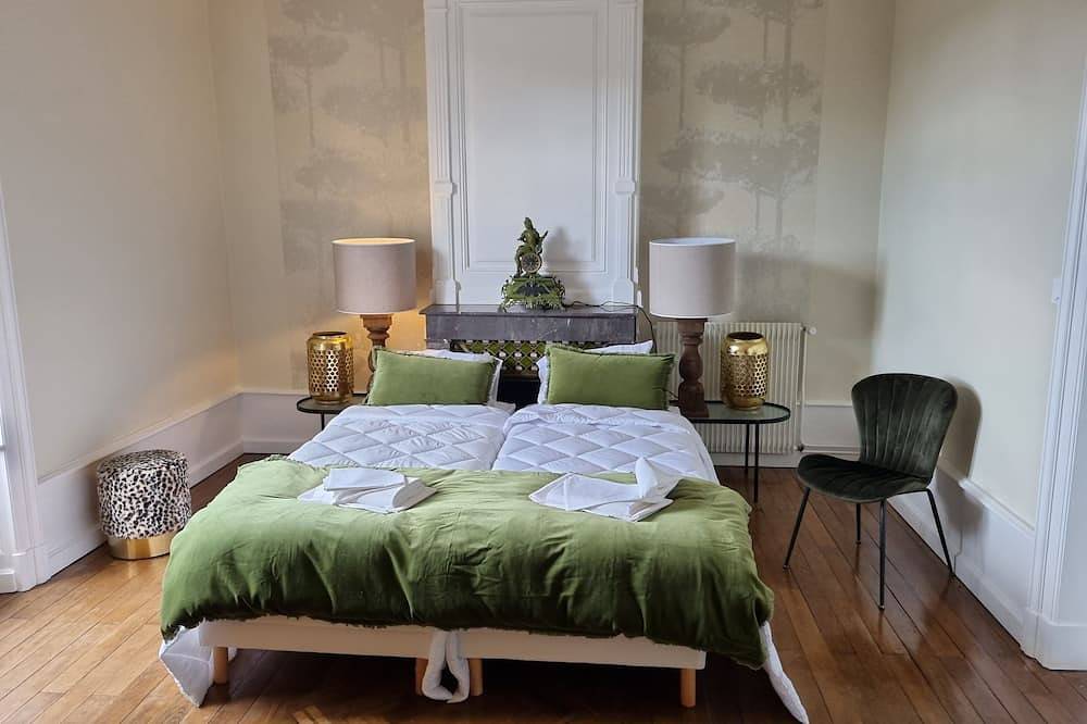 Luxury holiday villa for 14 people Corrèze campagn et grand air in Neuvic, Ussel region