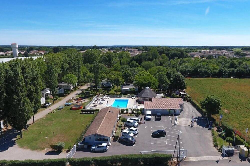Camping 4 étoiles - Piscine - ccbahdf in Lansargues, Côte d'Améthyste