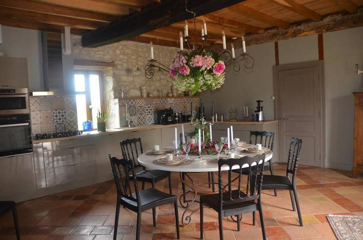 Location de vacances pour 10 personnes, avec Terrasse et Jardin ainsi que Piscine et Vue à Montaut (Dordogne) - 3