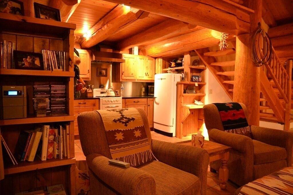 Romantischer Blockhüttenurlaub. Es ist wieder auf dem Markt, nach 3 Jahren Sabbatical !! in June Lake, Mono County