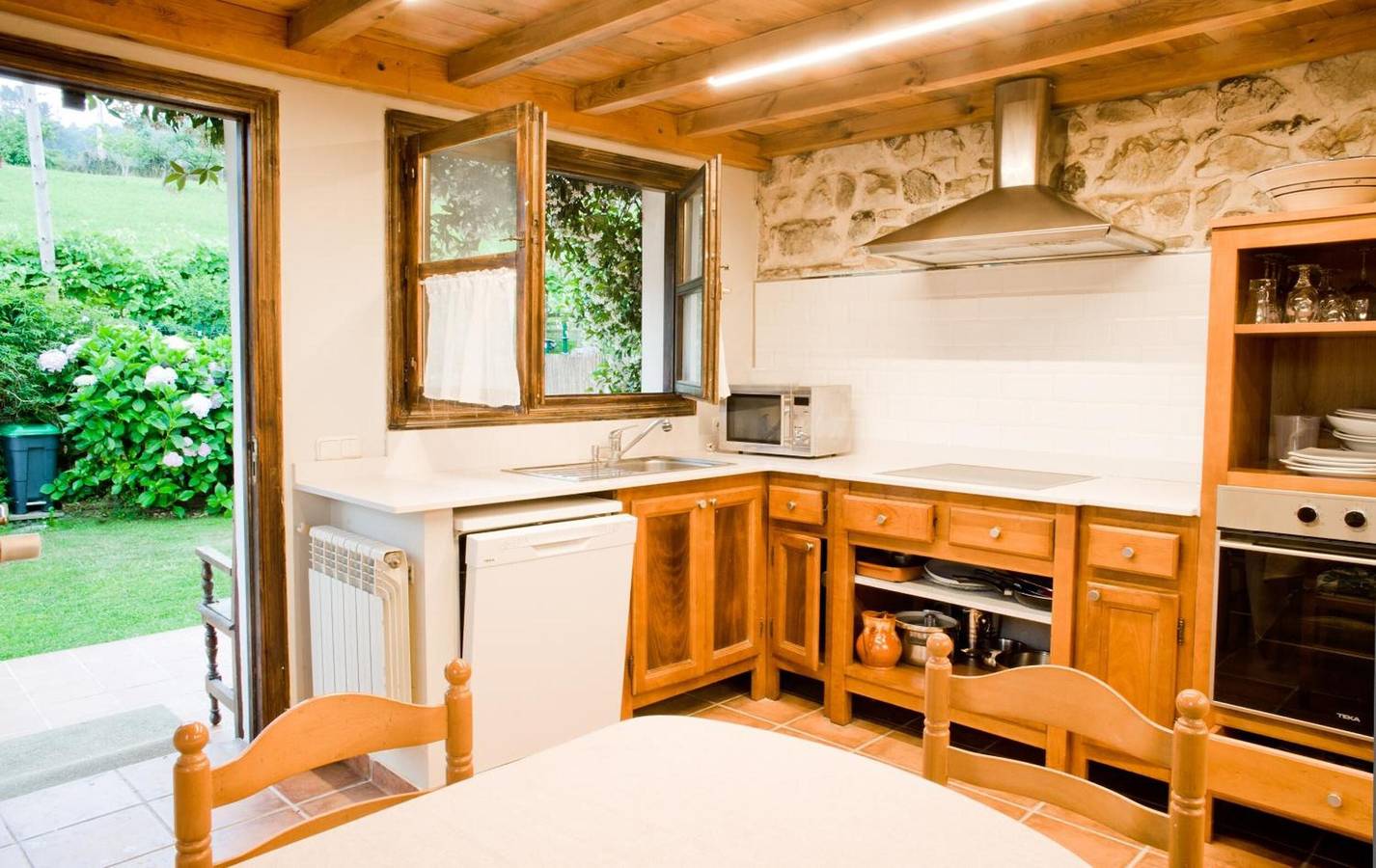 Gîte rural 'Del Tesoro "Tesoro Pequeño"' avec vue montagne, balcon et Wi-Fi in Cangas de Onís, Côte Cantabrique