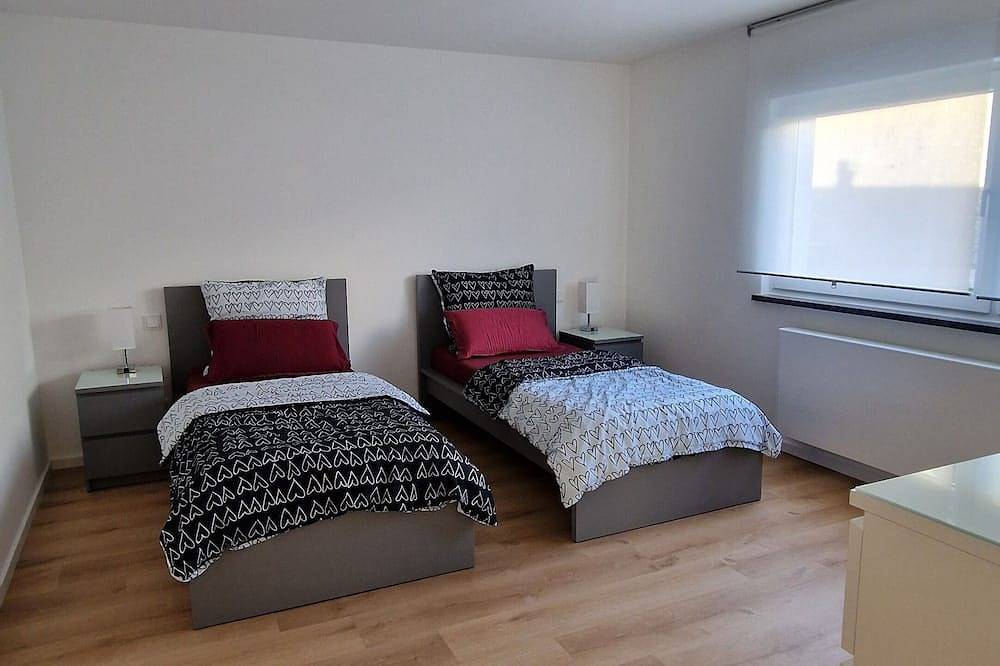 Ganze Wohnung, Moderne neu erstellte Ferienwohnung mit großem überdachtem Balkon und Ausblick in Wilnsdorf, Kreis Siegen-Wittgenstein