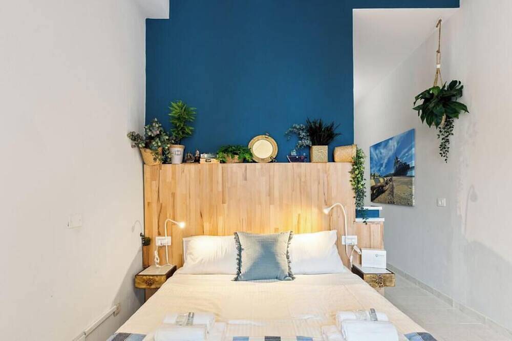 Vistamarina room 1 – Essential comfort in the heart of Cagliari 🌊✨ in Marina (Sardinia), Cagliari